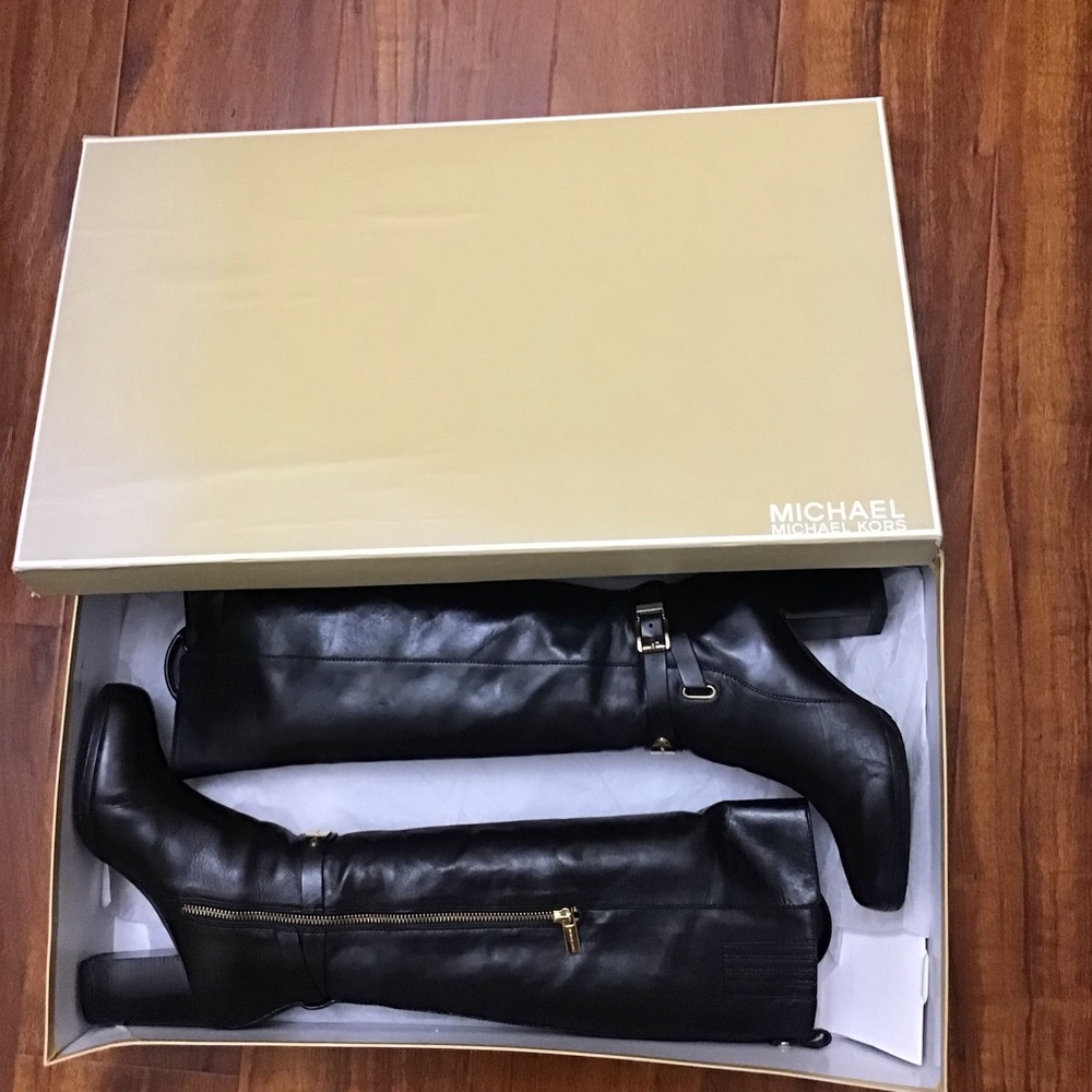 Micheal Kors boots